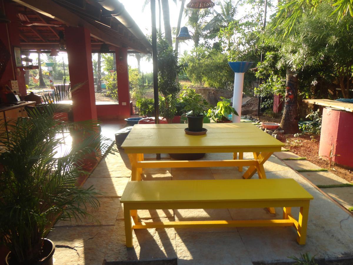 The Yuppi Hippi Female Hostel Anjuna Ngoại thất bức ảnh