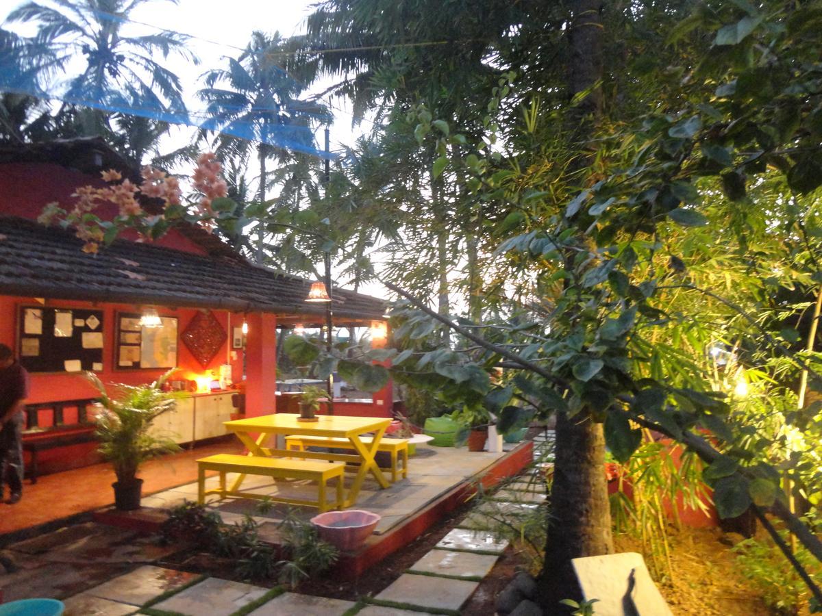 The Yuppi Hippi Female Hostel Anjuna Ngoại thất bức ảnh