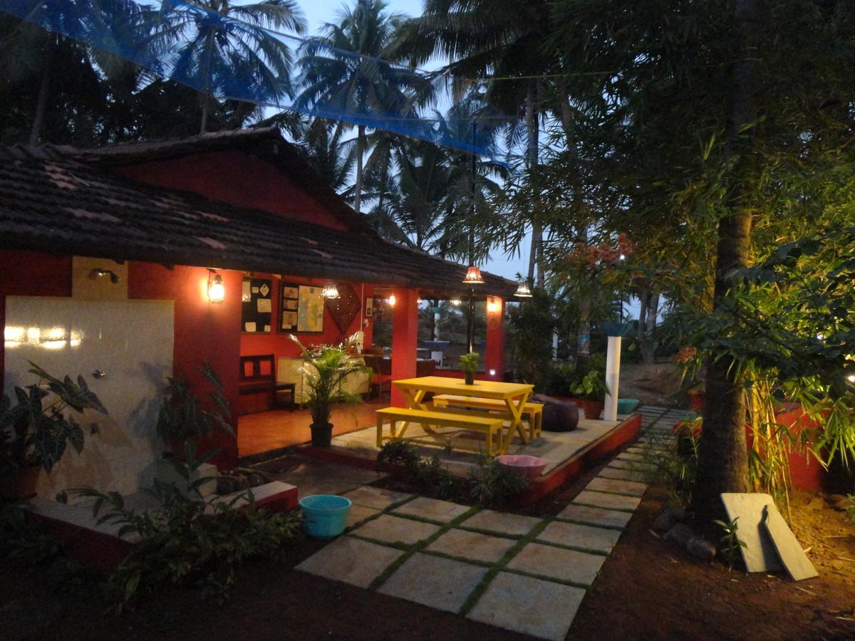 The Yuppi Hippi Female Hostel Anjuna Ngoại thất bức ảnh