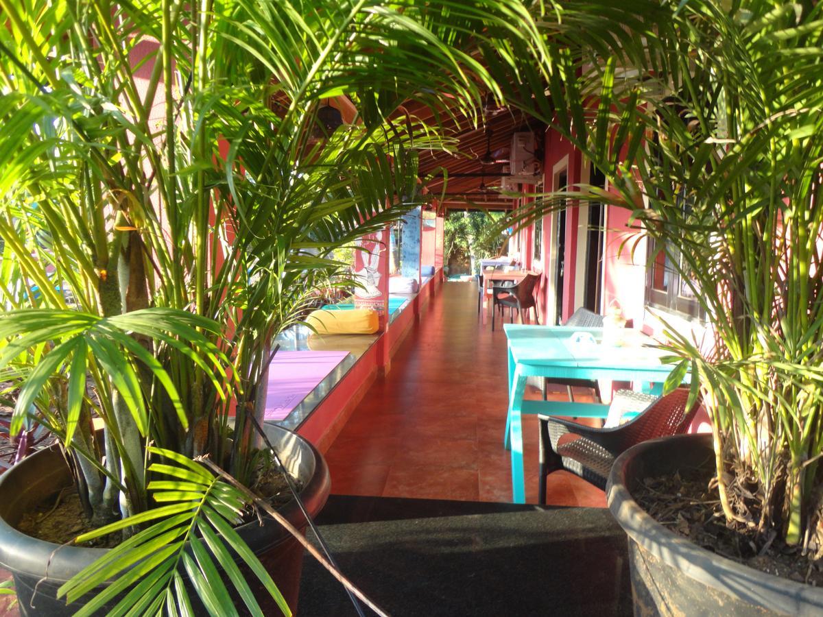 The Yuppi Hippi Female Hostel Anjuna Ngoại thất bức ảnh