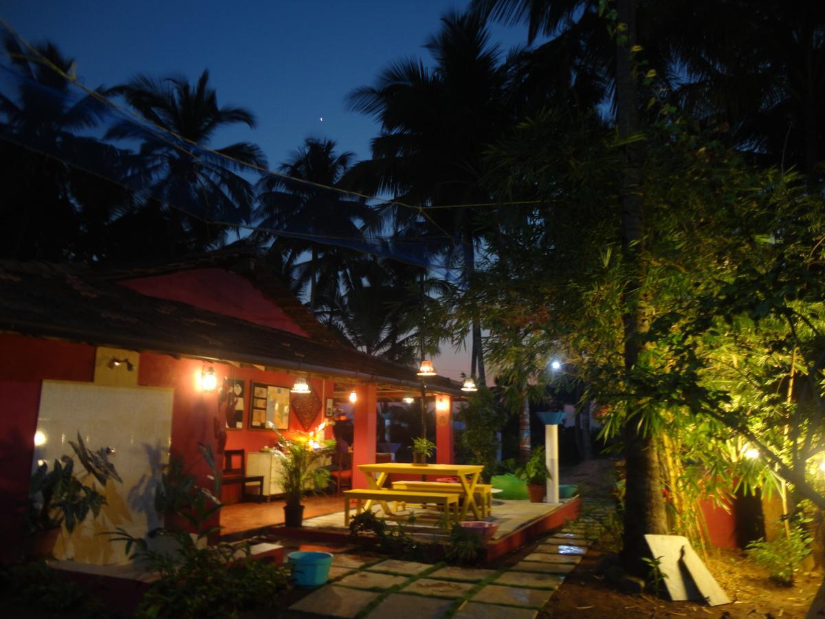 The Yuppi Hippi Female Hostel Anjuna Ngoại thất bức ảnh