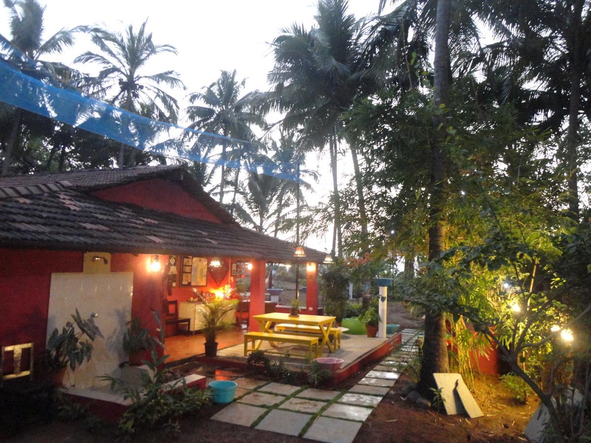 The Yuppi Hippi Female Hostel Anjuna Ngoại thất bức ảnh