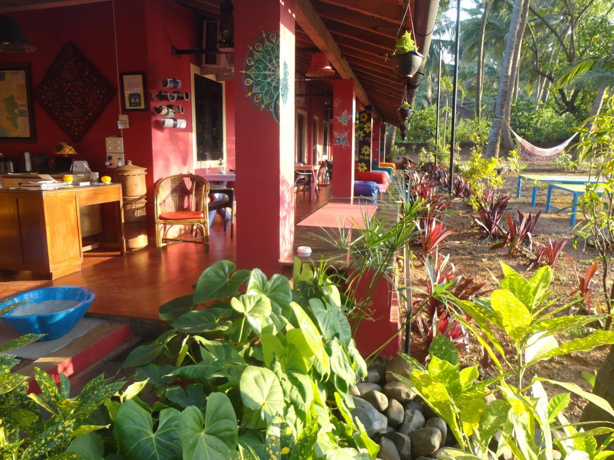 The Yuppi Hippi Female Hostel Anjuna Ngoại thất bức ảnh